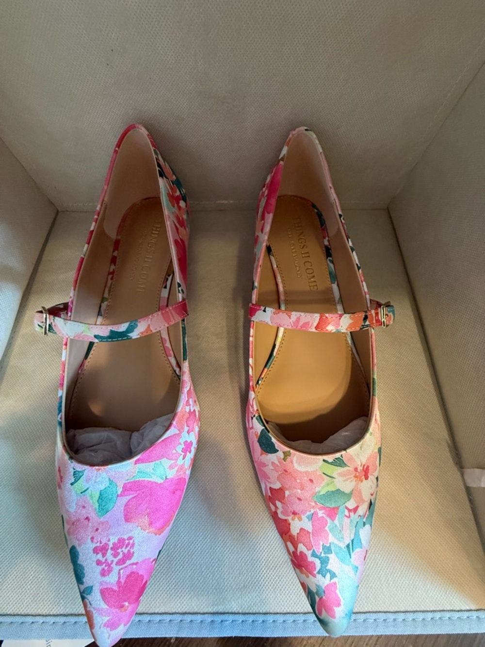 THINGS II COME KYRA‎  Pink Floral Flat Buckle Mary Jane Women's 5M